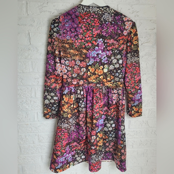 Vintage 1960s Tailored Floral Dress with Gold Buttons - Picture 6 of 8